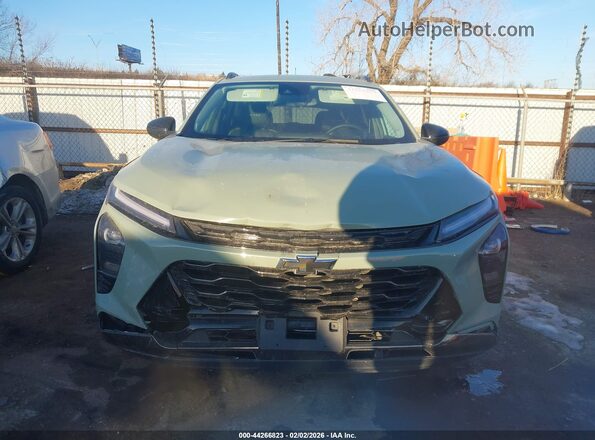 KL77LKEPXSC256930 2025 CHEVROLET TRAX Зеленый Вид щитка приборов