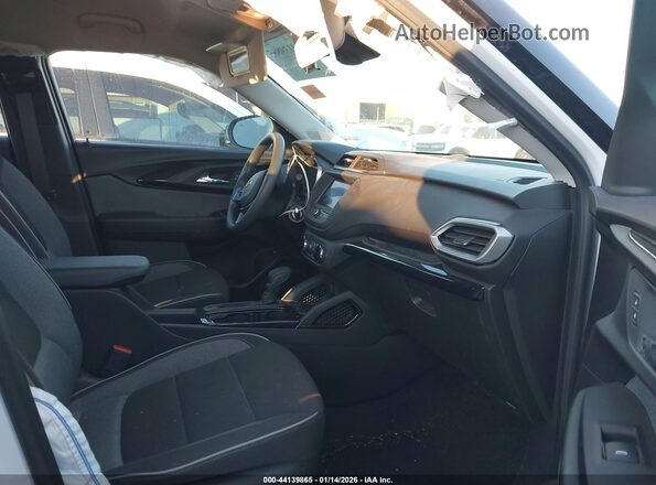 KL79MMS20NB125753 2022 CHEVROLET TRAILBLAZER White Widok wnętrza z przodu