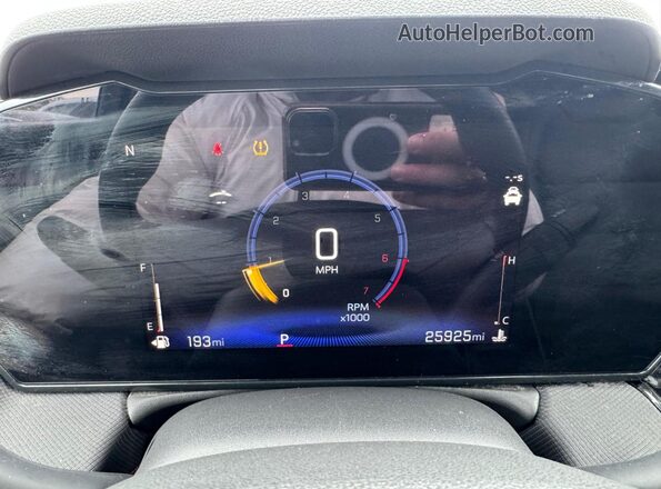KL79MTSL2RB180696 2024 CHEVROLET TRAILBLAZER Gray Instrument cluster view