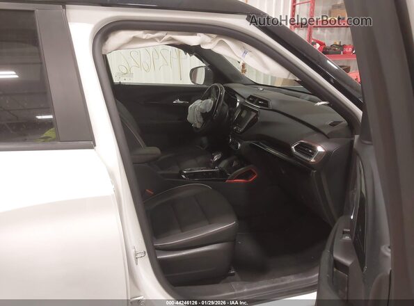 KL79MTSL9PB112442 2023 CHEVROLET TRAILBLAZER White Front interior view