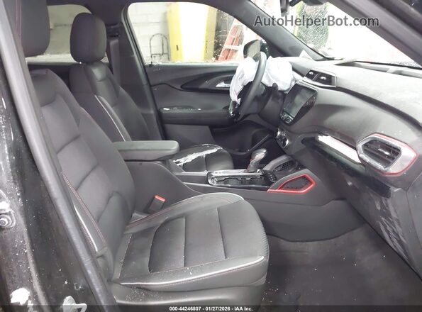 KL79MUSL0PB141334 2023 CHEVROLET TRAILBLAZER Черный Вид салона спереди