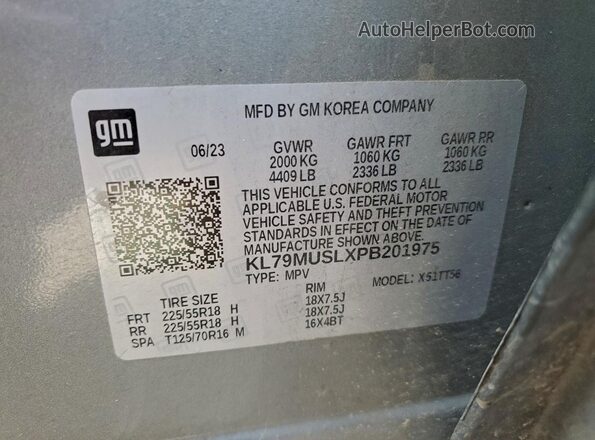 KL79MUSLXPB201975 2023 CHEVROLET TRAILBLAZER Silver VIN կոդի պիտակի տեսք