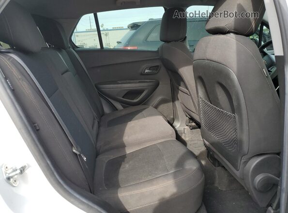 KL7CJKSB2HB101381 2017 CHEVROLET TRAX White Вид задньої частини салону