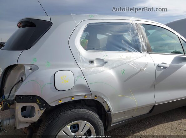 KL7CJKSB4HB124693 2017 CHEVROLET TRAX Серебряный 