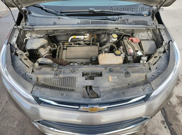 KL7CJPSB1MB322588 2021 CHEVROLET TRAX Brown Vista del compartimento del motor