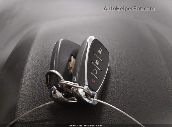 KL7CJPSB5HB220748 2017 CHEVROLET TRAX Silver წინა პანელის ხედი