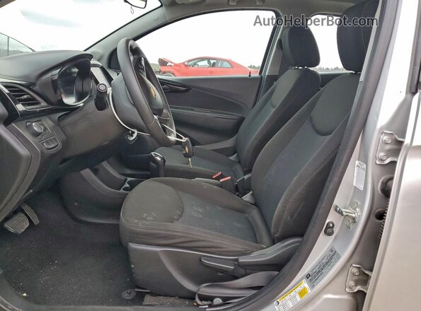 KL8CD6SA2NC013048 2022 CHEVROLET SPARK Серебряный Вид салона спереди