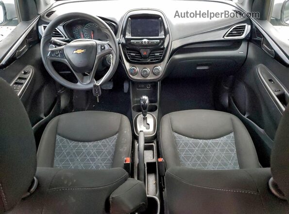 KL8CD6SA2NC013048 2022 CHEVROLET SPARK Серебряный Вид панели приборов