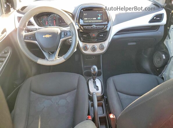 KL8CD6SA6JC451713 2018 CHEVROLET SPARK Gray Vista del salpicadero