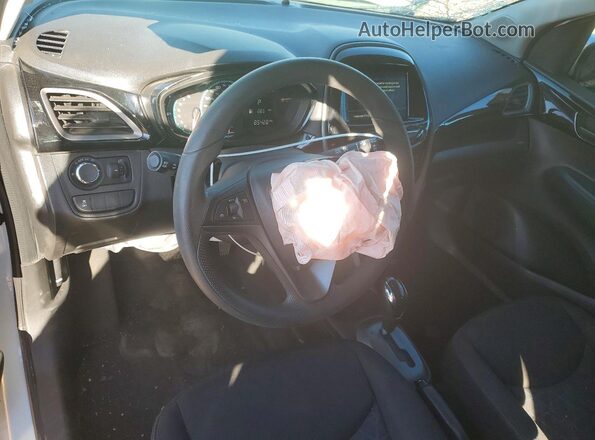 KL8CD6SA9MC720856 2021 CHEVROLET SPARK White Widok deski rozdzielczej