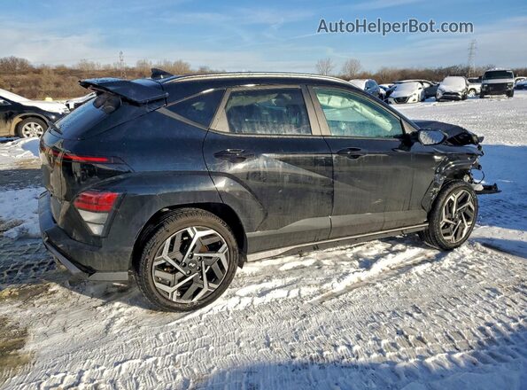 KM8HACA31RU033682 2024 HYUNDAI KONA Black Trasero derecho