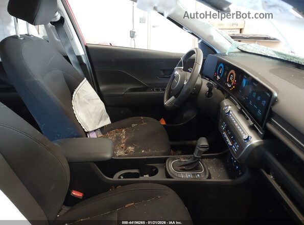 KM8HB3AB7SU217809 2025 HYUNDAI KONA Red Widok wnętrza z przodu