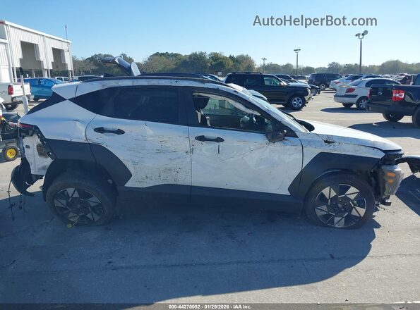 KM8HB3AB9RU110819 2024 HYUNDAI KONA White Սալոնի 360 աստիճան տեսք