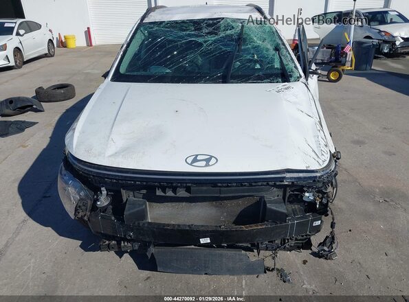 KM8HB3AB9RU110819 2024 HYUNDAI KONA White Սալոնի հետևի տեսք