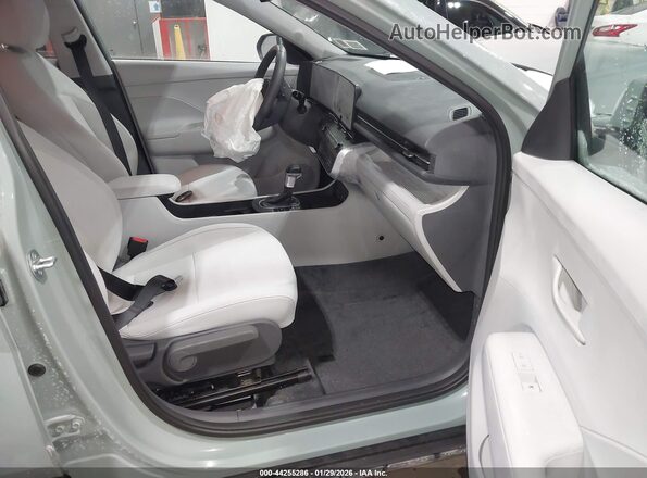 KM8HBCAB6SU223990 2025 HYUNDAI KONA Серый Вид салона спереди