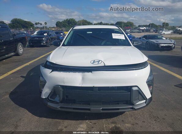 KM8HD3A38TU377072 2026 HYUNDAI KONA White Widok zestawu wskaźników