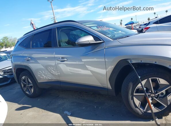 KM8JCDD14SU352852 2025 HYUNDAI TUCSON HYBRID Серебряный Панорамный вид салона 360°