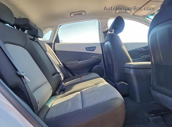 KM8K12AA0LU583879 2020 HYUNDAI KONA White Հետևի նստատեղերի տեսք