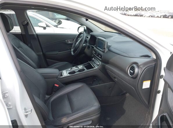KM8K33AG3MU111441 2021 HYUNDAI KONA ELECTRIC White Widok wnętrza z przodu
