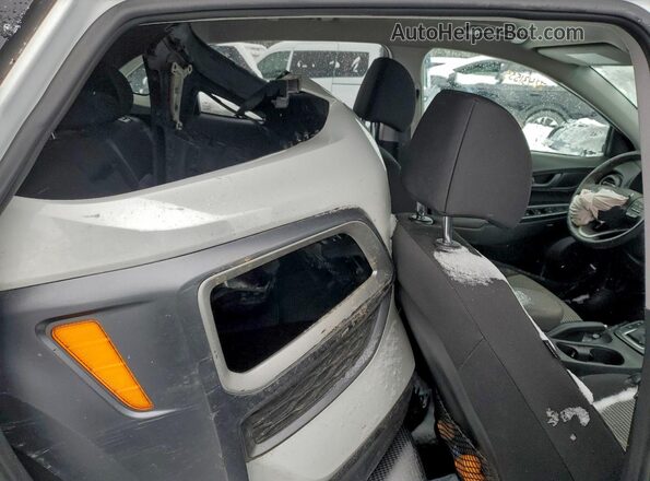 KM8K3CA55JU182134 2018 HYUNDAI KONA White 