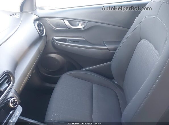 KM8K3CAB0PU025433 2023 HYUNDAI KONA Black Front interior view