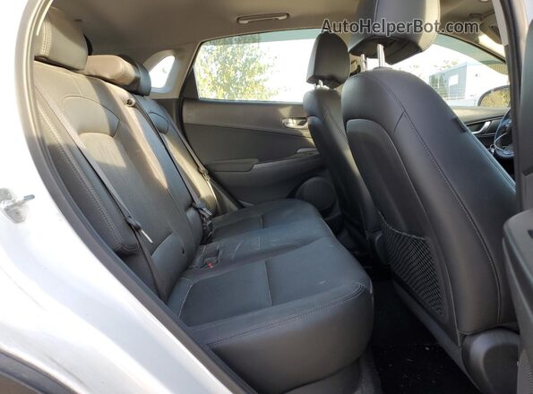 KM8K6CAB3NU835563 2022 HYUNDAI KONA White Widok wnętrza z tyłu