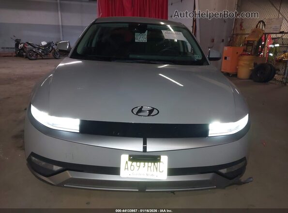 KM8KM4AB6PU123854 2023 HYUNDAI IONIQ 5 Gray უკანა სალონის ხედი