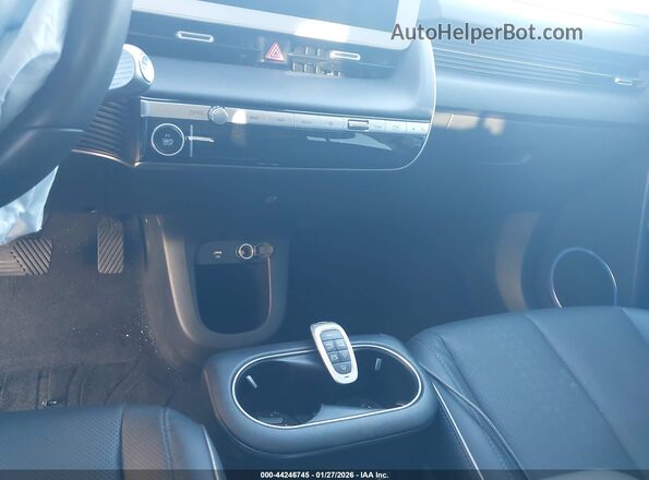 KM8KN4AE4PU147139 2023 HYUNDAI IONIQ 5 Gray Vista del salpicadero