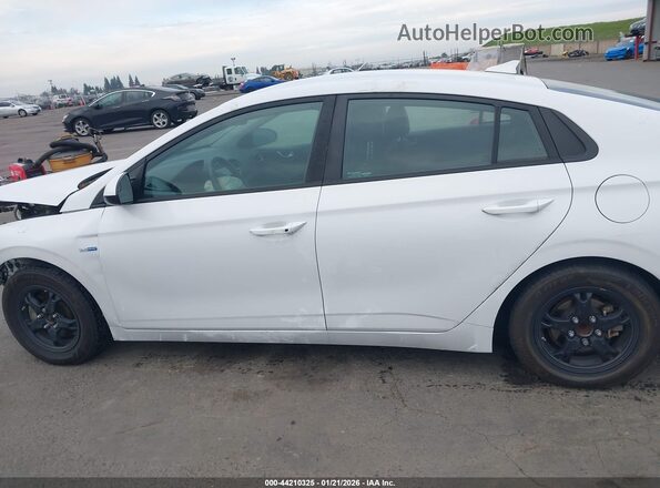 KMHC65LC3HU049840 2017 HYUNDAI IONIQ HYBRID White 