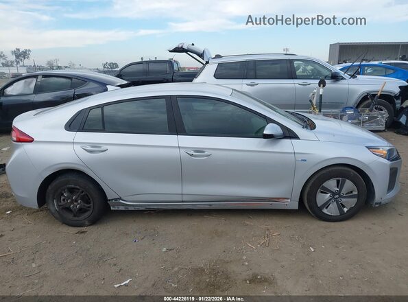 KMHC65LC5HU024227 2017 HYUNDAI IONIQ HYBRID Silver Սալոնի հետևի տեսք