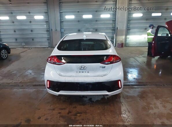 KMHC65LC6JU073295 2018 HYUNDAI IONIQ HYBRID White 