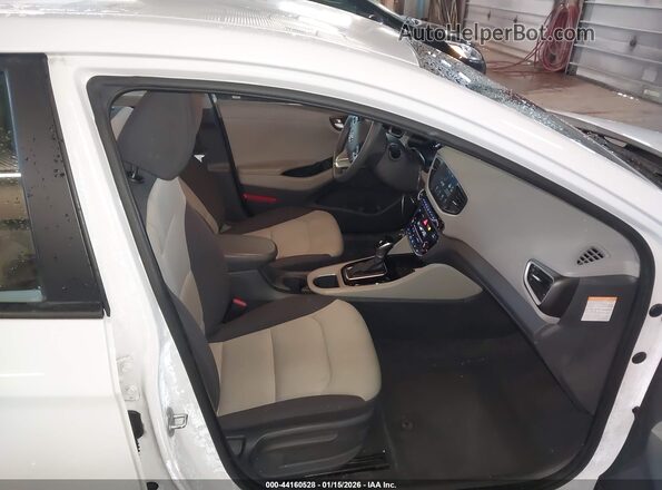 KMHC65LC6JU073295 2018 HYUNDAI IONIQ HYBRID White 