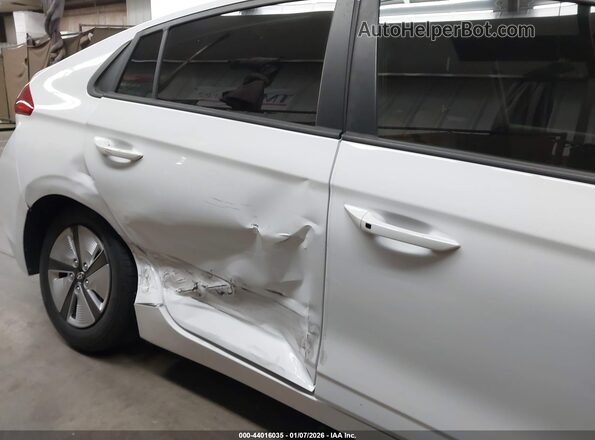 KMHC65LC8KU131313 2019 HYUNDAI IONIQ HYBRID White Vista frontal