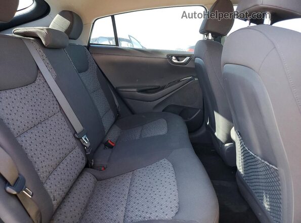 KMHC65LC9JU068141 2018 HYUNDAI IONIQ Gray Հետևի նստատեղերի տեսք