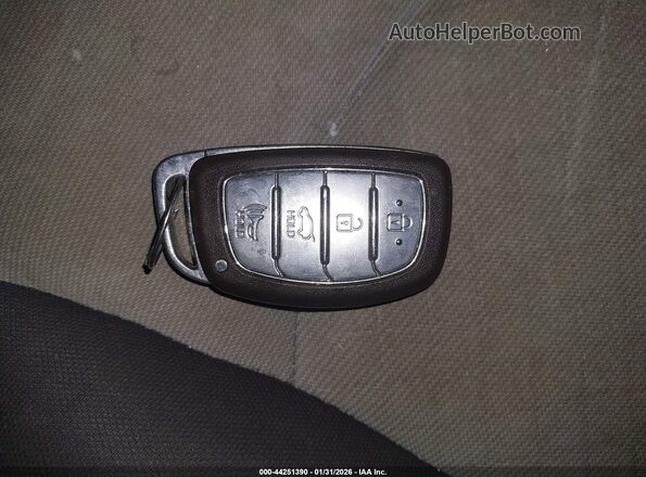 KMHC65LD4KU164866 2019 HYUNDAI IONIQ PLUG-IN HYBRID White Вид панелі приладів