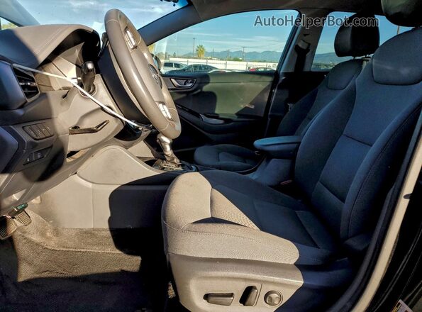 KMHC75LC3NU282674 2022 HYUNDAI IONIQ Black Вид салону спереду