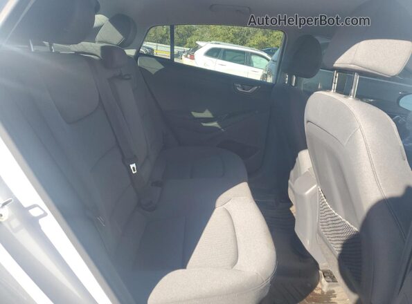 KMHC75LC6NU283267 2022 HYUNDAI IONIQ White Vista de los asientos traseros