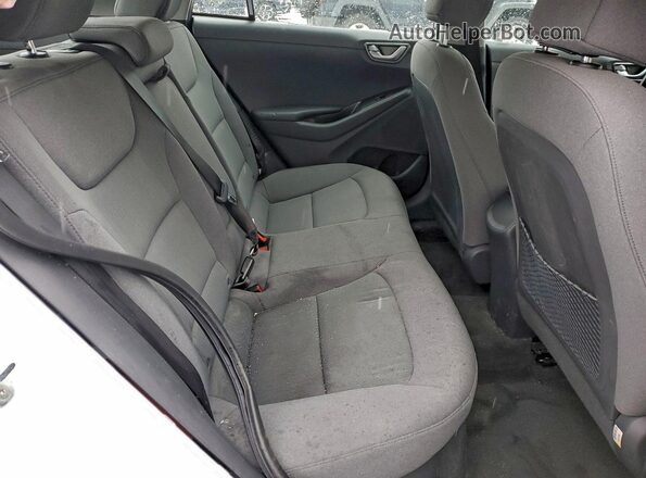 KMHC75LD4MU246550 2021 HYUNDAI IONIQ White Widok tylnych siedzeń