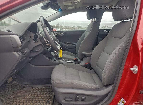 KMHC85LC3LU242511 2020 HYUNDAI IONIQ Красный Вид салона спереди