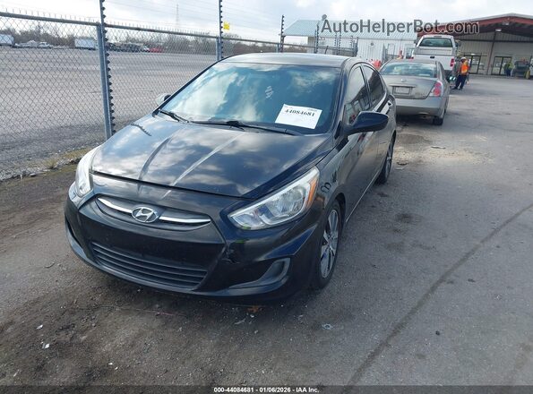 KMHCT4AE2HU354401 2017 HYUNDAI ACCENT Черный Передняя левая четверть