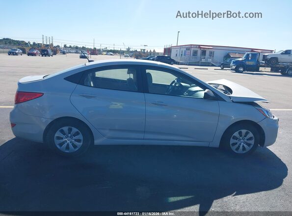 KMHCT4AEXHU181565 2017 HYUNDAI ACCENT Cream ხელსაწყოთა პანელის ხედი
