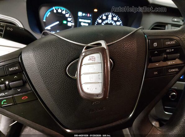KMHE24L10GA010796 2016 HYUNDAI SONATA HYBRID Silver Widok deski rozdzielczej