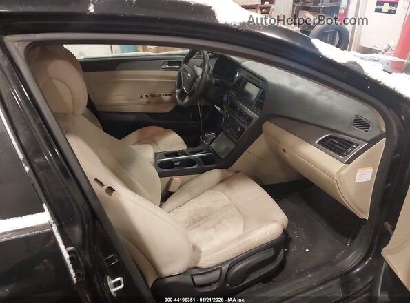 KMHE24L14HA050283 2017 HYUNDAI SONATA HYBRID Black Front interior view