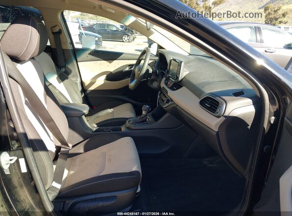 KMHH35LE6KU104398 2019 HYUNDAI ELANTRA GT Черный Вид салона спереди