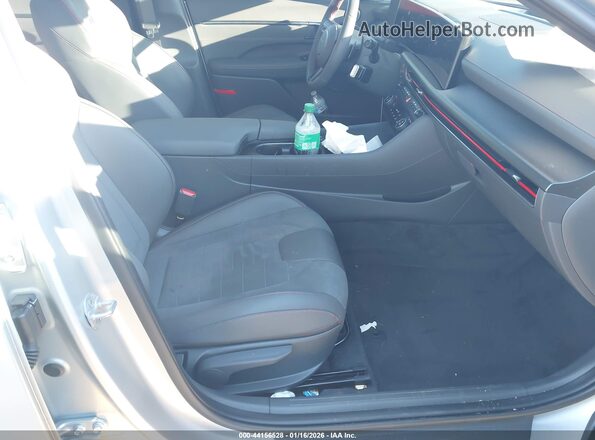 KMHL54JC8SA505792 2025 HYUNDAI SONATA Silver წინა სალონის ხედი