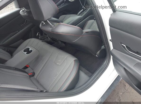 KMHLR4AF1PU627561 2023 HYUNDAI ELANTRA White Vista de la etiqueta del VIN