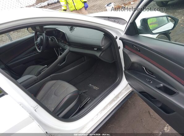 KMHLR4AF1PU627561 2023 HYUNDAI ELANTRA White Vista interior delantera