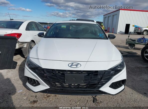 KMHLR4AFXNU309970 2022 HYUNDAI ELANTRA White Widok zestawu wskaźników
