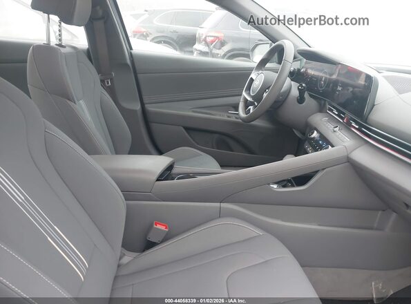 KMHLS4DG6SU852673 2025 HYUNDAI ELANTRA Gray Вид салону спереду