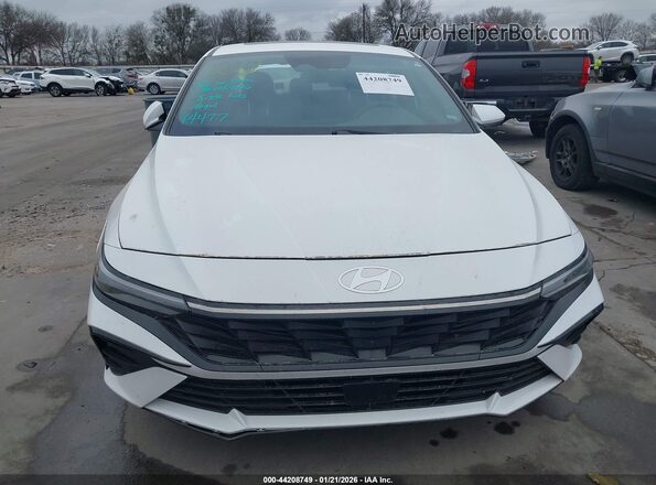 KMHLS4DG7SU921029 2025 HYUNDAI ELANTRA White Rear interior view